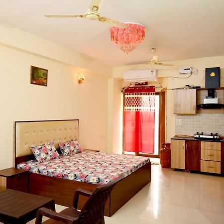 Hare Krishna Home Stay Vrindāvan Exterior photo